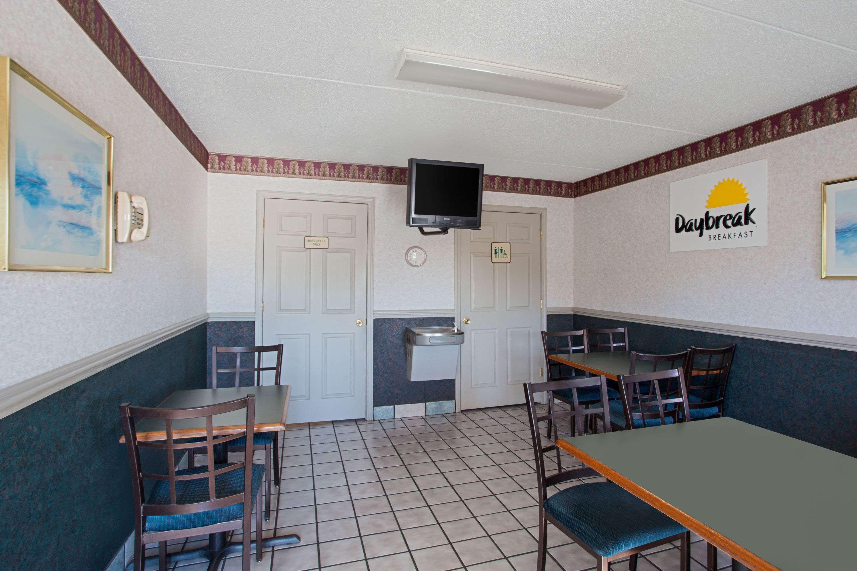 Days Inn By Wyndham Greeneville Exterior foto